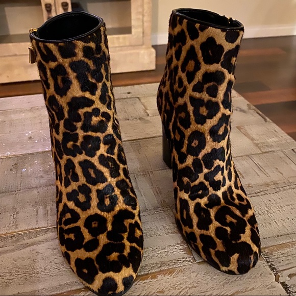 MICHAEL KORS leopard ankle boot - Picture 1 of 3